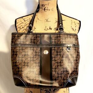 Coach | Signature Chelsea Heritage Purse